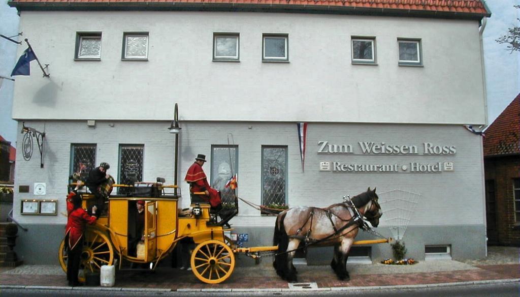Restaurant Und Hotel Zum Weissen Ross Mölln Eksteriør billede