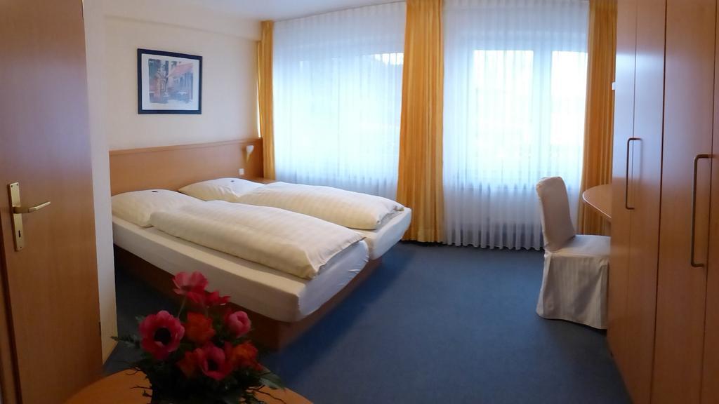 Restaurant Und Hotel Zum Weissen Ross Mölln Værelse billede