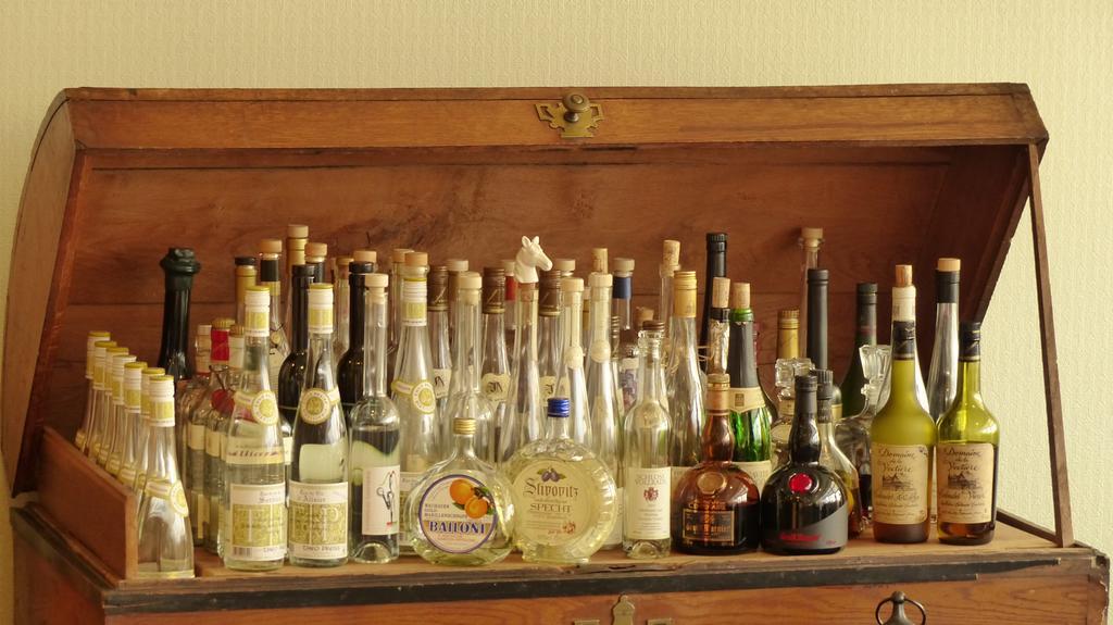 Restaurant Und Hotel Zum Weissen Ross Mölln Eksteriør billede