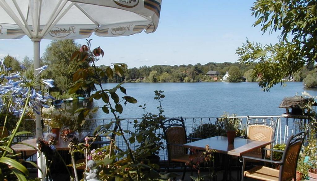 Restaurant Und Hotel Zum Weissen Ross Mölln Eksteriør billede