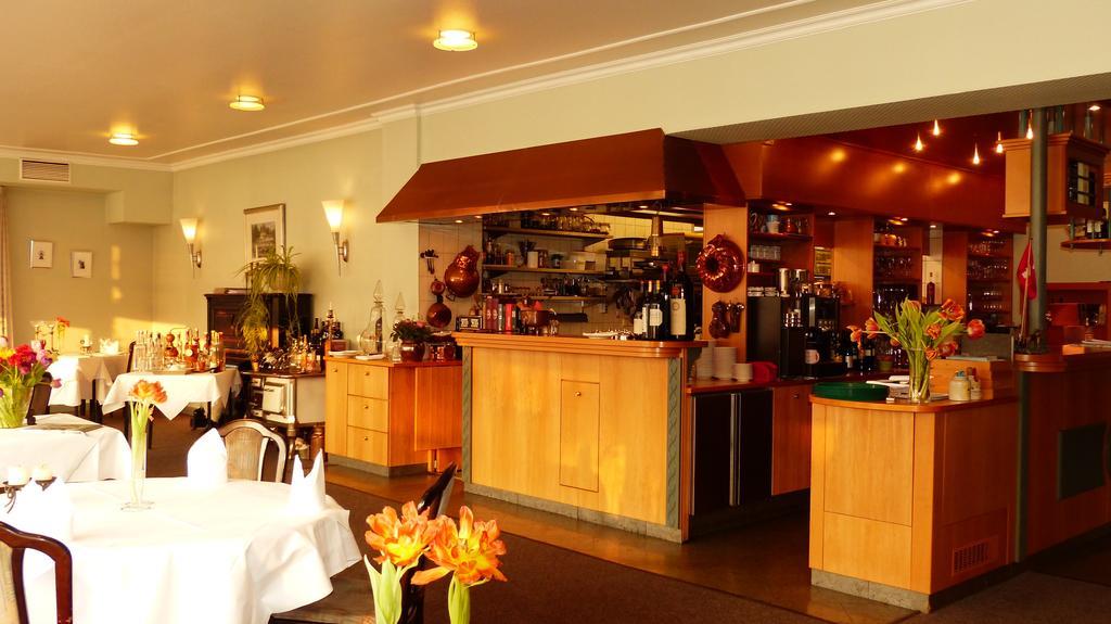Restaurant Und Hotel Zum Weissen Ross Mölln Eksteriør billede