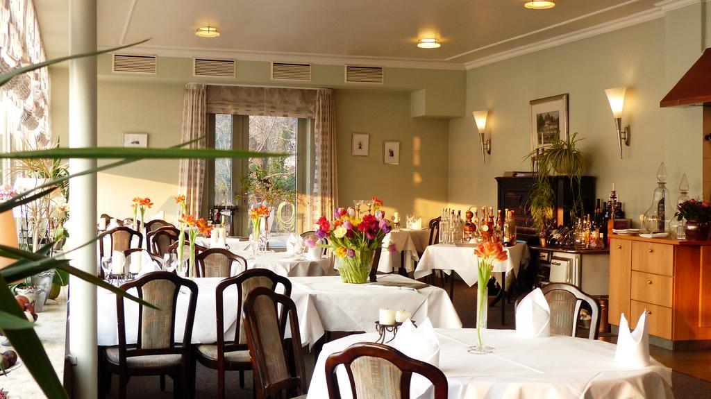 Restaurant Und Hotel Zum Weissen Ross Mölln Eksteriør billede