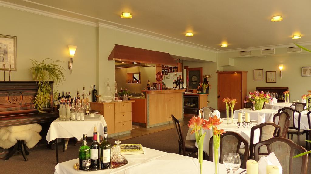 Restaurant Und Hotel Zum Weissen Ross Mölln Eksteriør billede