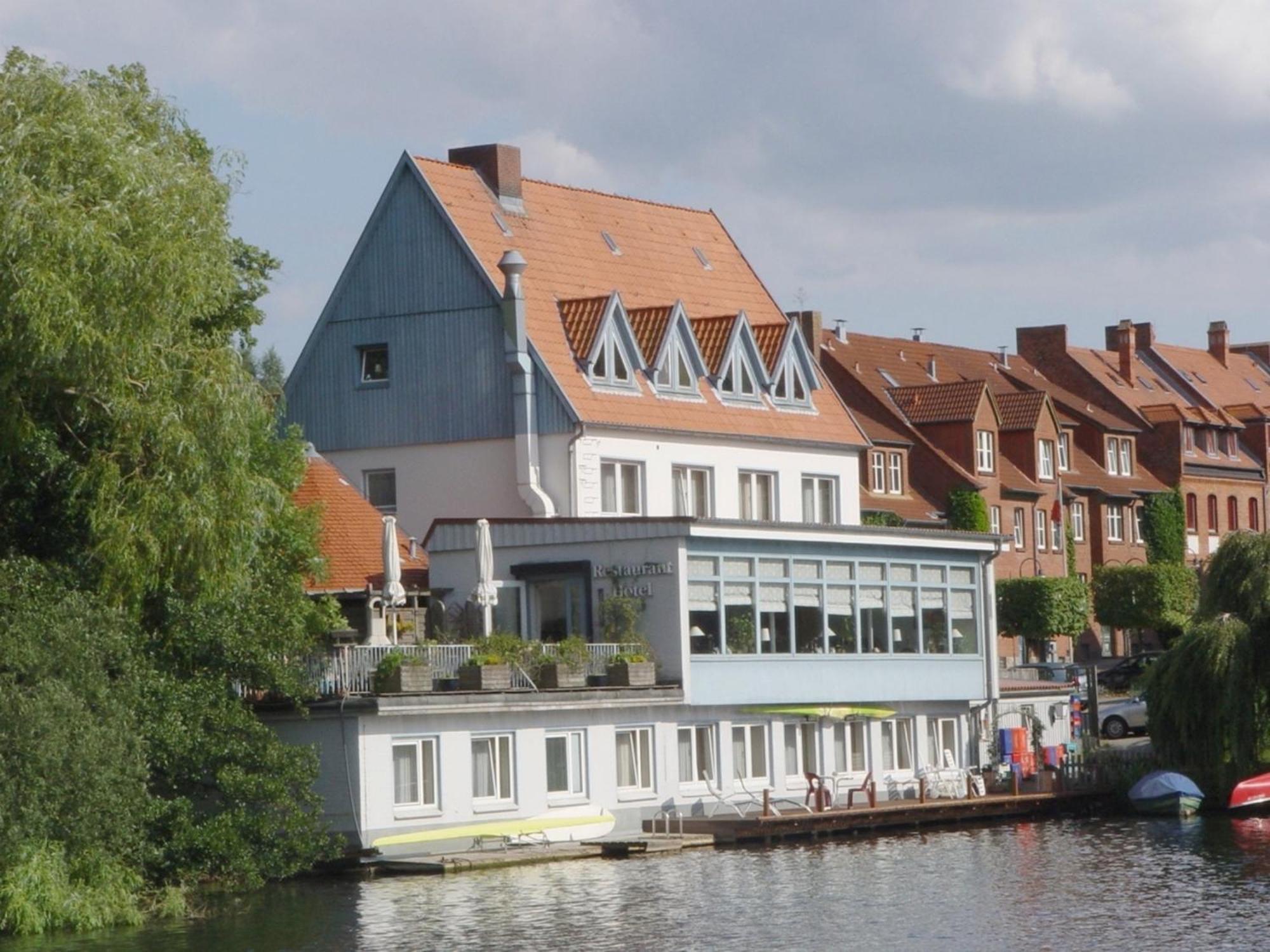 Restaurant Und Hotel Zum Weissen Ross Mölln Eksteriør billede